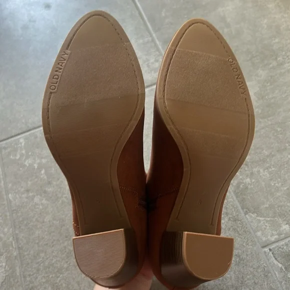 Old Navy Ankle Boots! Size 8! Brand New- Never Worn Before! - Picture 6 of 8